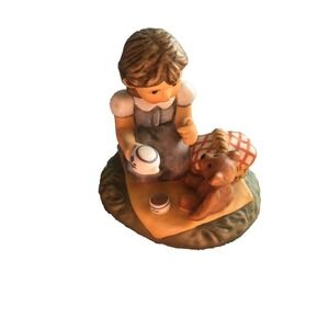 Goebel  Tea Party 3" Figurine Girl Teddy Bear‎ Picnic BH 142 Berta Hummel 2000
